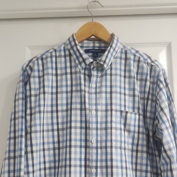 Classic Blue and White Plaid Men's Shirt - Picture 4 of 13